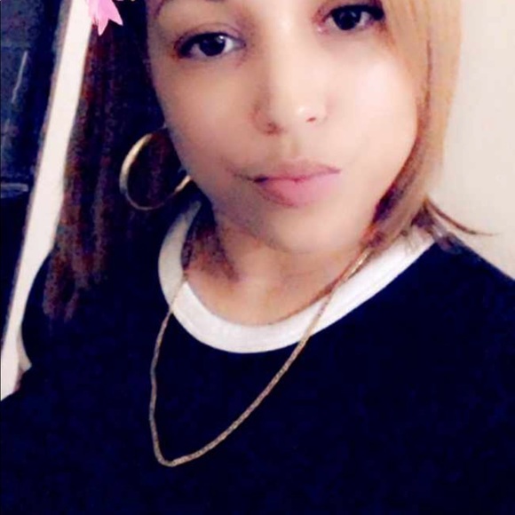 Meet your Posher, Ramona - Picture 1 of 1